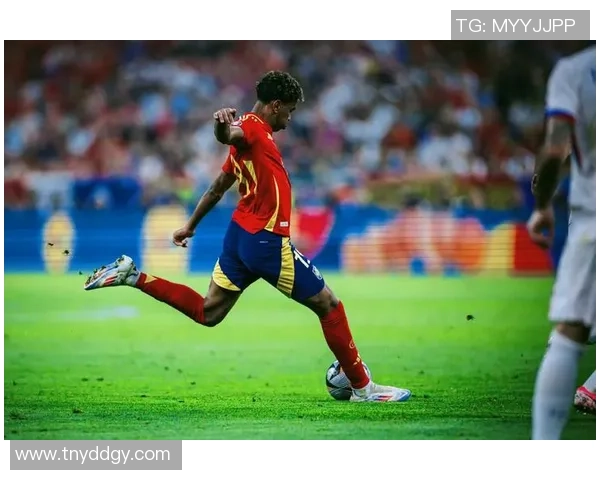 帅气足球明星的魅力与风采解析以及他们在场上场下的精彩瞬间 帅气足球明星的魅力与风采解析以及他们在场上场下的精彩瞬间